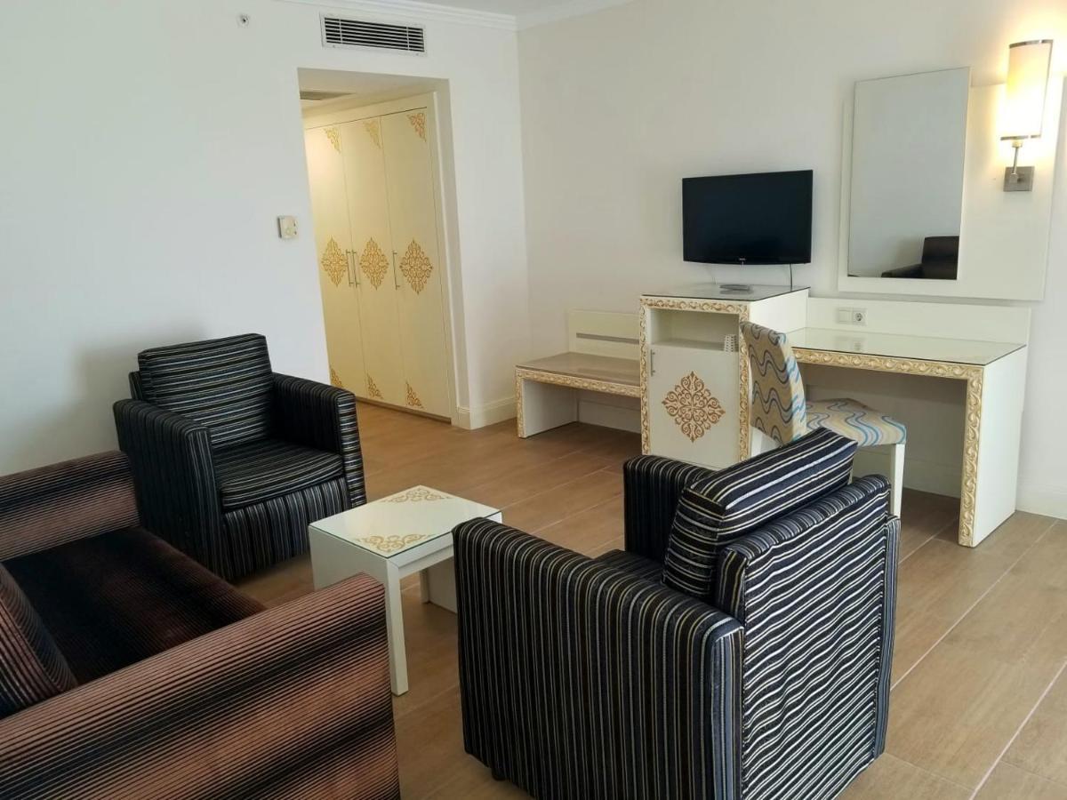 Crystal Admiral Resort Suites & Spa Kızılot Екстериор снимка