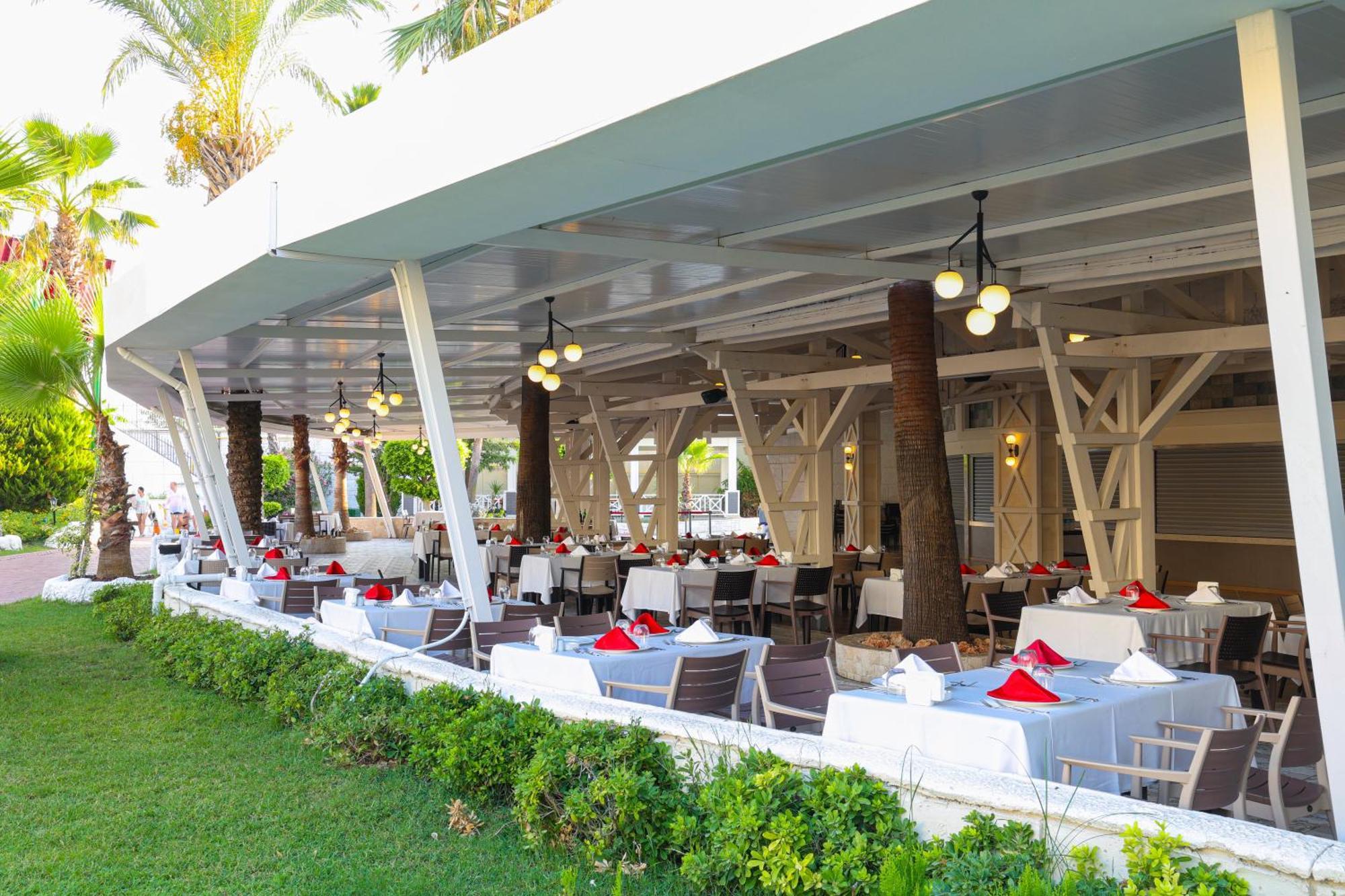Crystal Admiral Resort Suites & Spa Kızılot Екстериор снимка