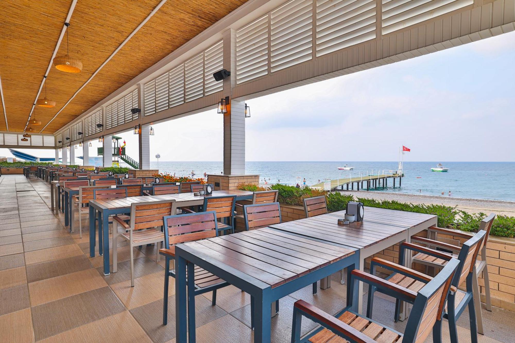 Crystal Admiral Resort Suites & Spa Kızılot Екстериор снимка