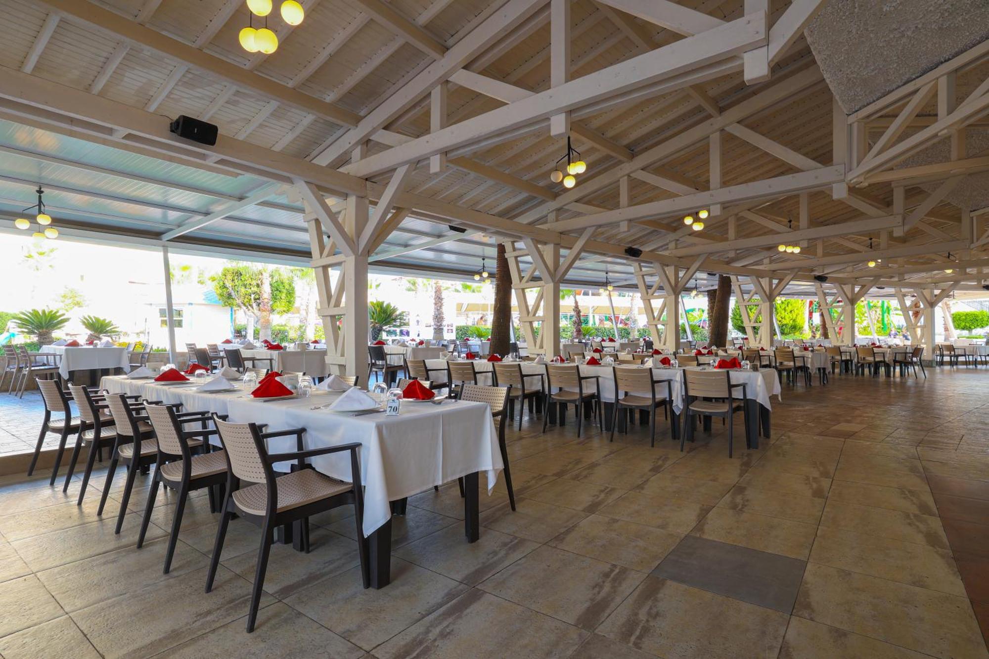 Crystal Admiral Resort Suites & Spa Kızılot Екстериор снимка