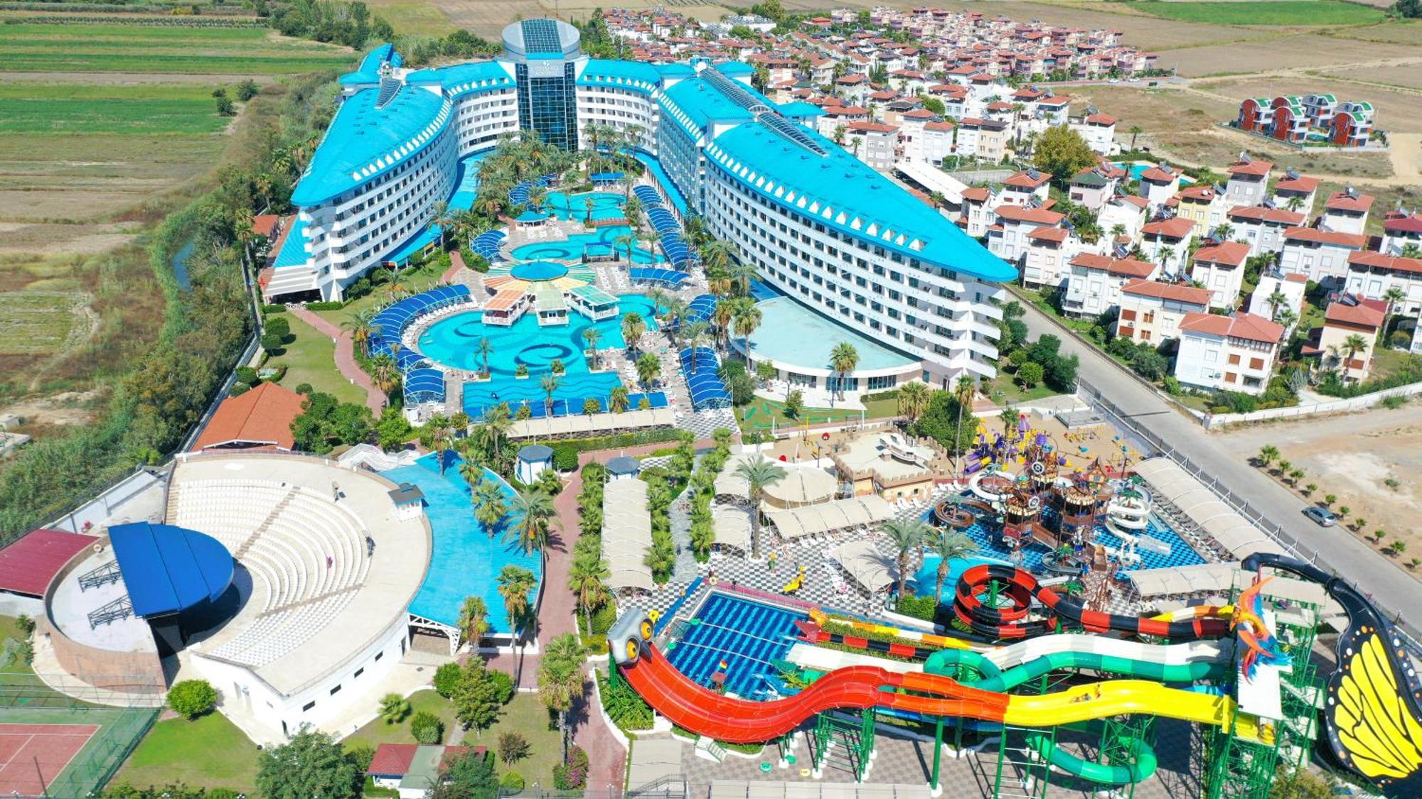 Crystal Admiral Resort Suites & Spa Kızılot Екстериор снимка